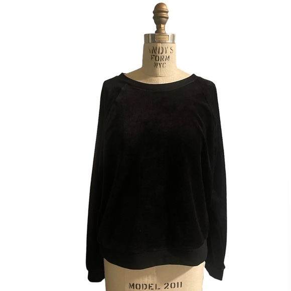 GAP Sweaters - GAP Black Velour Crew Neck Sweatshirt | Women’s Size Small